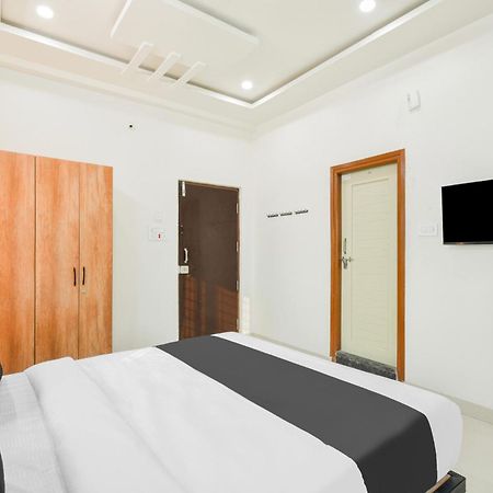 Super Townhouse Kokapet Formerly Aarian Tej Nilayam Gundipet Exterior photo