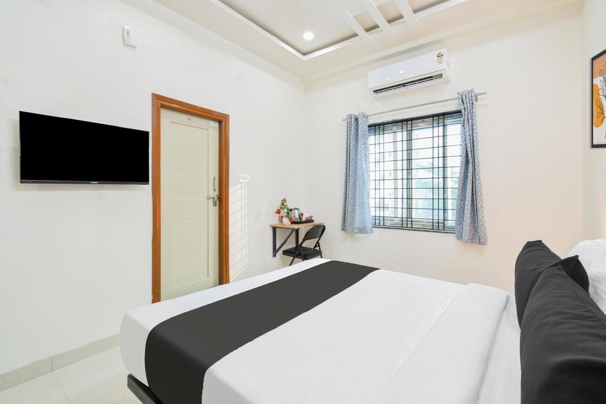 Super Townhouse Kokapet Formerly Aarian Tej Nilayam Gundipet Exterior photo