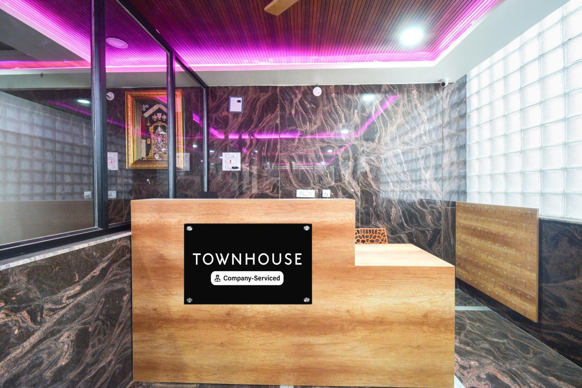 Super Townhouse Kokapet Formerly Aarian Tej Nilayam Gundipet Exterior photo